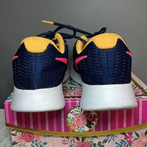 Nike Sneakers - Picture 5 of 14